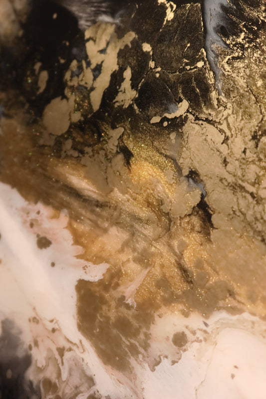 Balance of Light: Kunstwerk Epoxy van Ayla Guiaux 1x1 m zwart/wit goud/glans/glitter