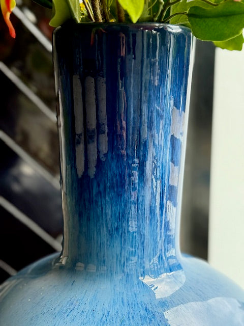 Vaas blauw keramiek geglazuurd h52xd34cm