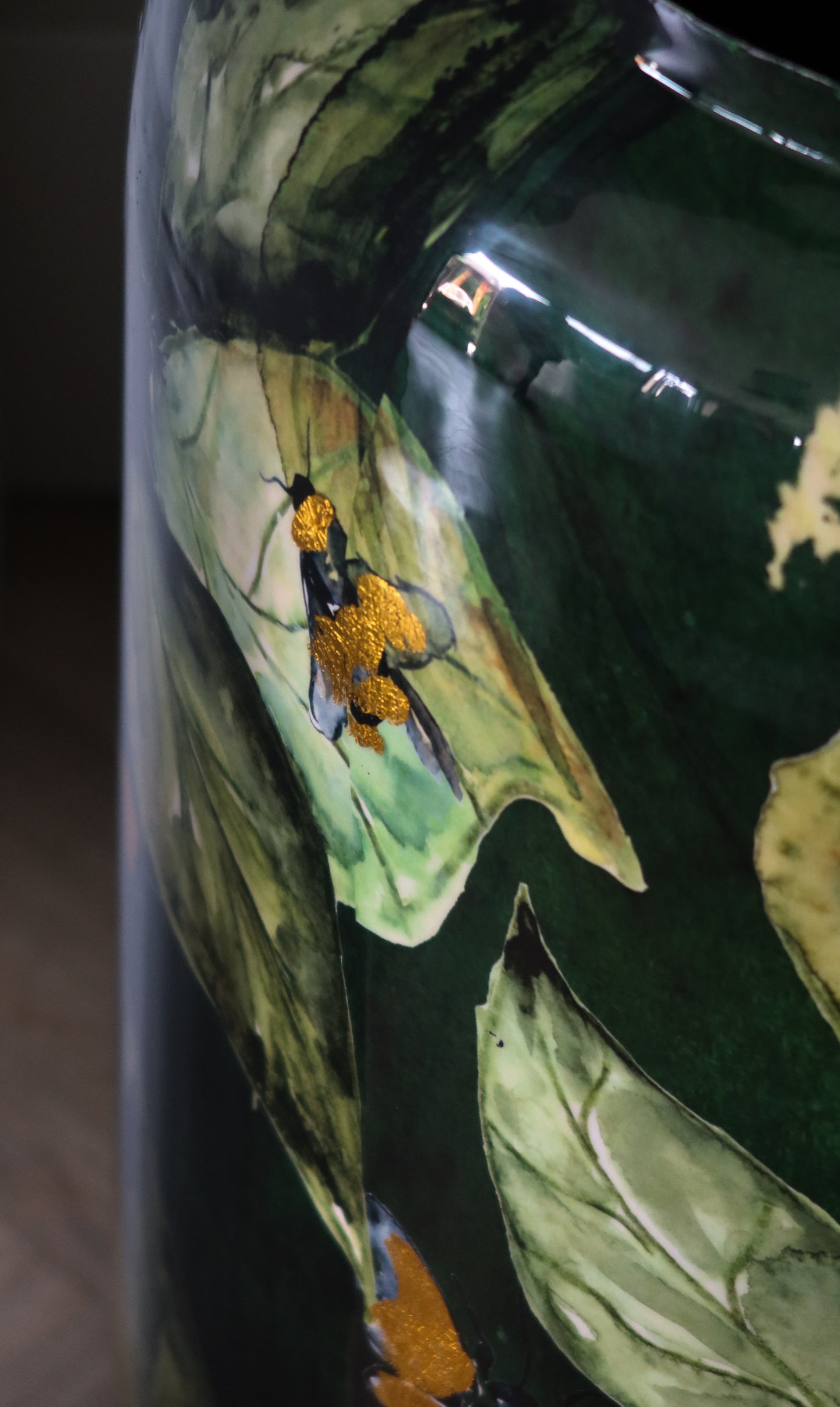 Groen pot met gouden details 63hx30d