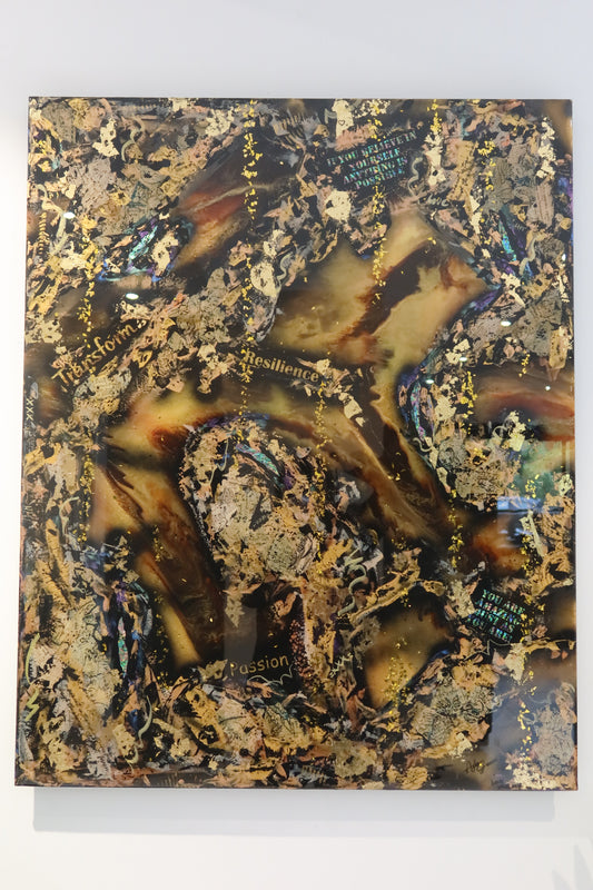 Words of Passion: Kunstwerk Epoxy van Ayla Guiaux, 1.00x0.80 m goud, brons, glitter, paars, rood, blauw, roest, zwart, bewerkt met power teksten