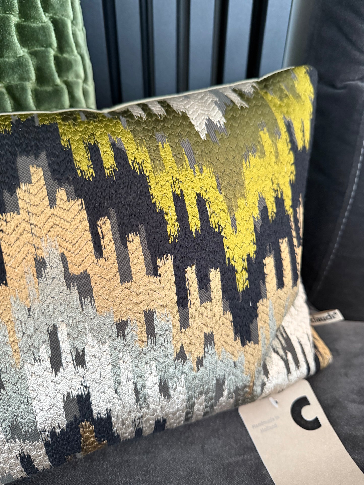 Claudi kussen Landon Exclusive Olive 30x45cm